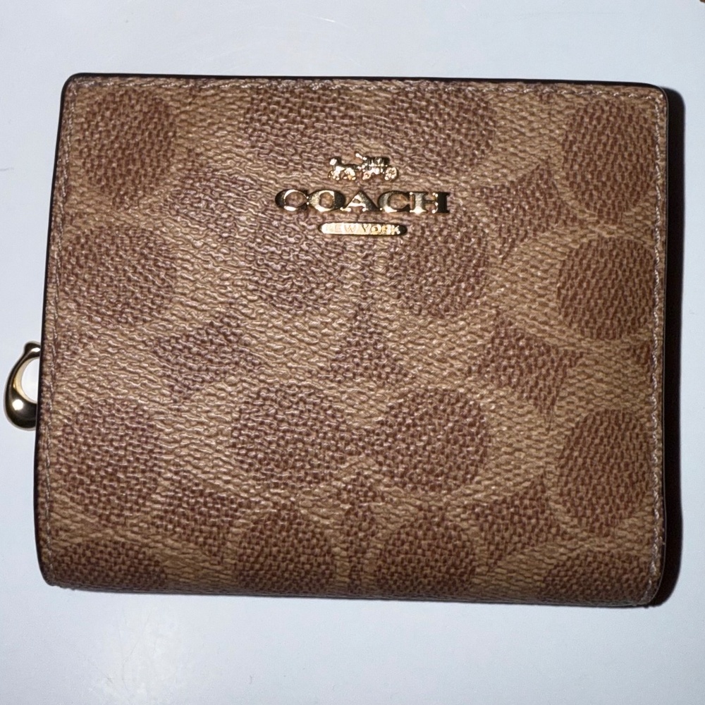 Snap Wallet In Signature Canvas